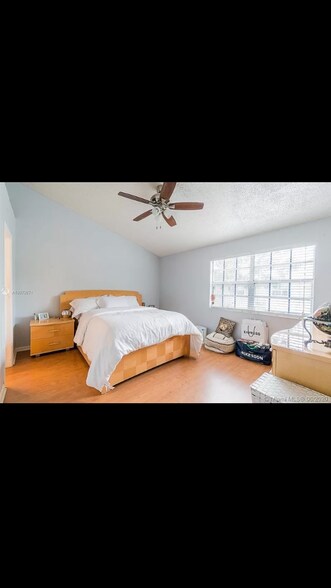 Building Photo - 2876 S Cambridge Ln
