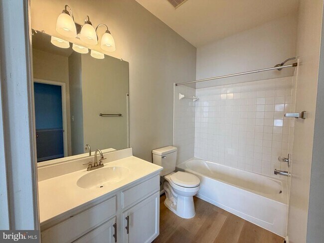 Building Photo - 8316 Green Grass Rd