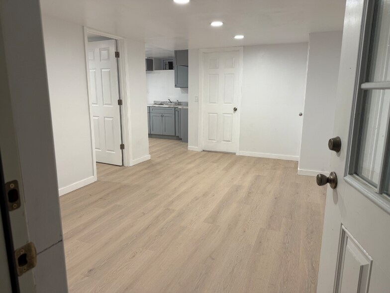 Building Photo - 6 Depot Hill Rd