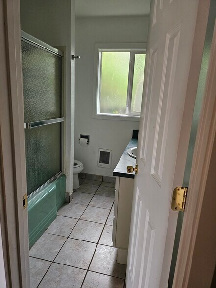 Building Photo - 4435 SE 57th Ave