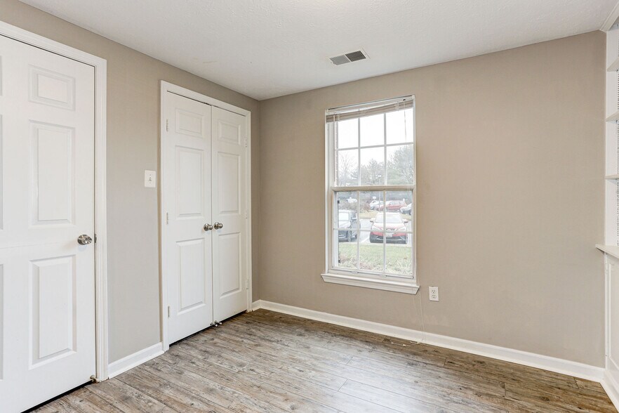 Building Photo - 624 Jupiter Hills Court