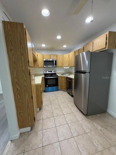 Building Photo - 1322 S Pine Ridge Cir