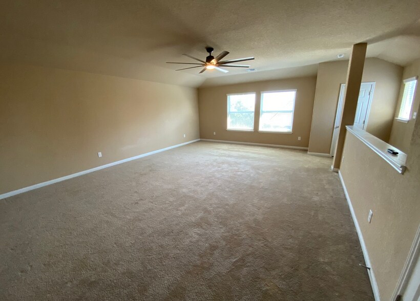 Building Photo - 128 Kasper Dr