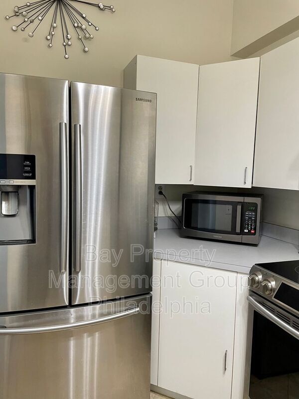 Building Photo - 3 N Christopher Columbus Blvd