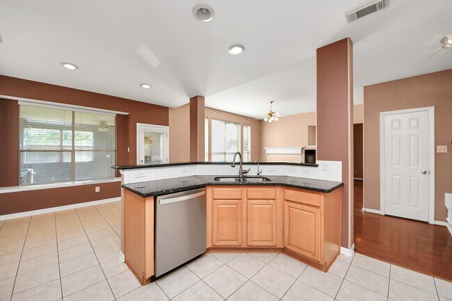 Building Photo - 1631 Mustang Crossing