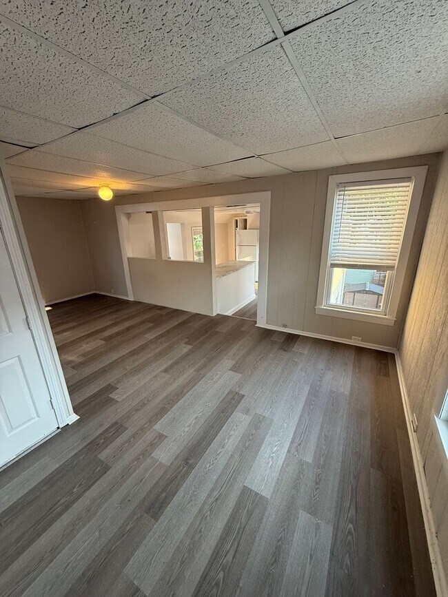 Building Photo - 18 Pentucket St