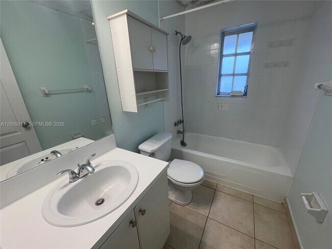 Building Photo - 8600 SW 109th Ave