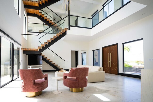 Building Photo - 13480 US-1