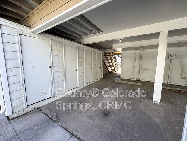 Building Photo - 2713 Hearthwood Ln