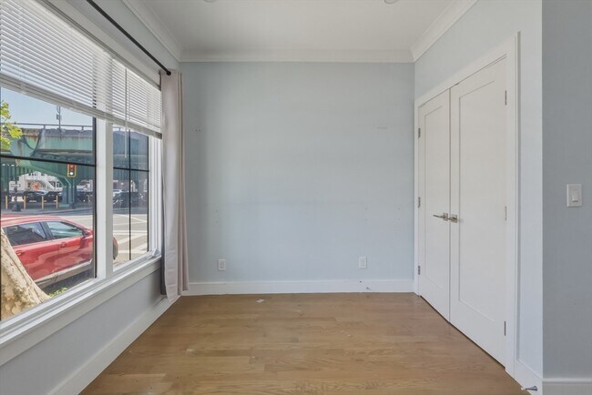 Building Photo - 134 Chelsea St