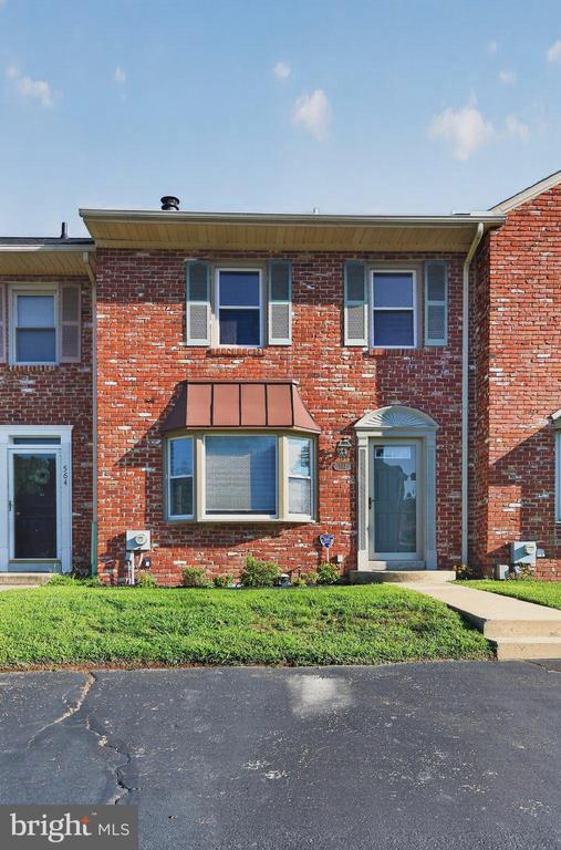 Building Photo - 562 Susan Dr