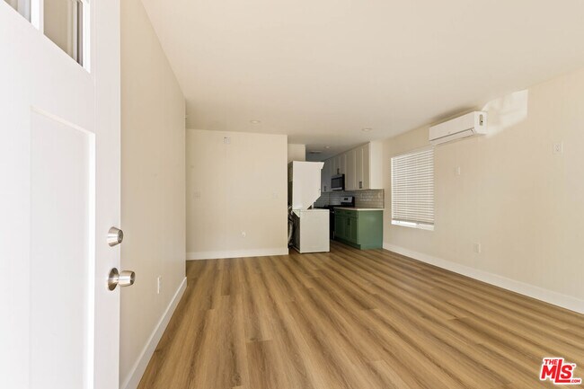 Building Photo - 340 S Ave 56