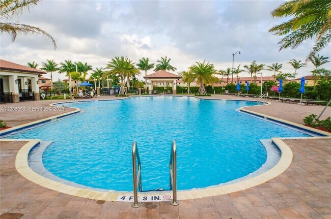 Building Photo - 144 NE 37th Terrace