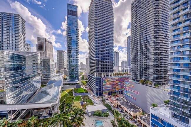 Building Photo - 88 SW 7th St