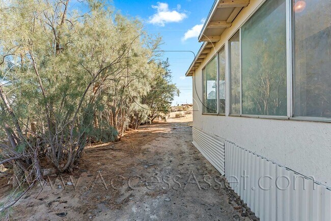 Building Photo - Affordable 2 Bedroom with Yard Space & Functional Layout