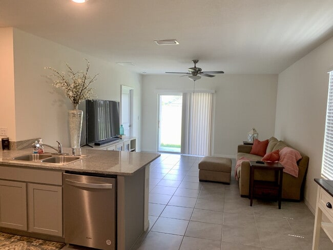 Building Photo - 33997 Jasper Stone Dr