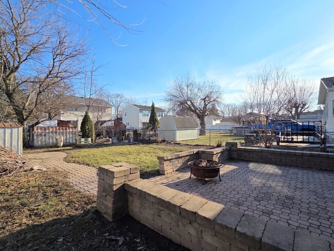 Building Photo - 331 Lawn Terrace