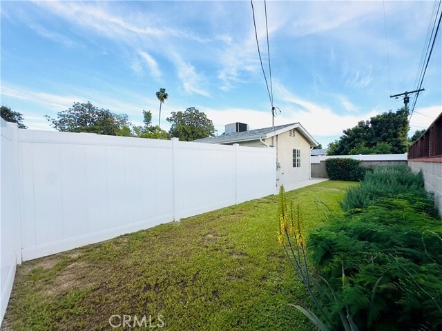 Building Photo - 8655 Ranchito Ave