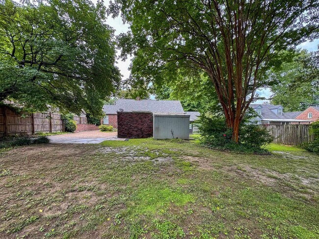 Building Photo - 3350 Highland Park Pl