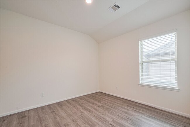 Building Photo - 3215 Laurel Bend Ln