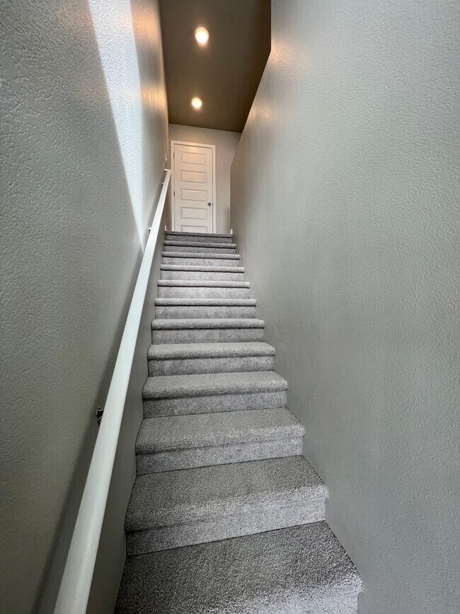 Building Photo - 3901 Crater St