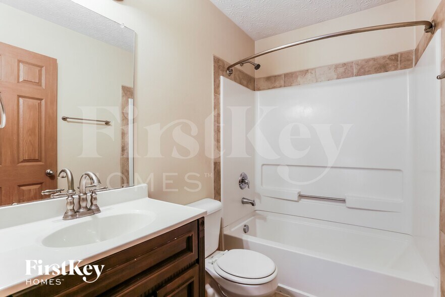 Building Photo - 3955 Rosette Dr