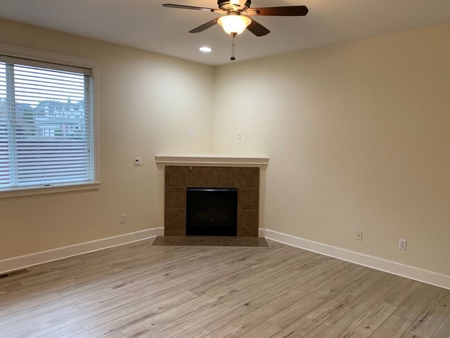 Building Photo - Charming 3-BR Felida Rental with Fenced Yard & Private Patio