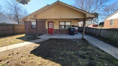 Building Photo - Easy Access ~ 3 bedroom 1 bathroom