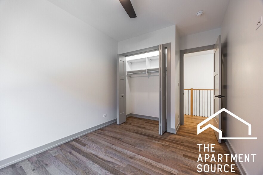 Building Photo - 1339 W Estes Ave