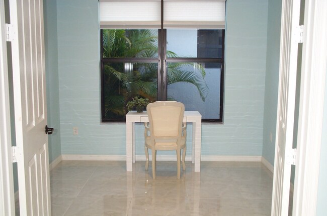 Building Photo - 8875 Madrid Cir
