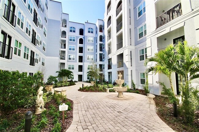 Building Photo - 204 E South St