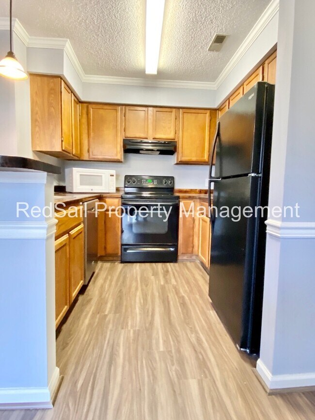 Building Photo - Yorktown Crossing Townhouse!!!