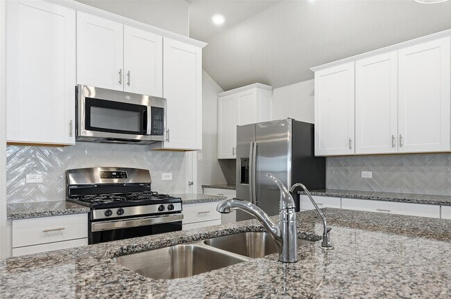 Building Photo - 501 Big Bnd Pkwy