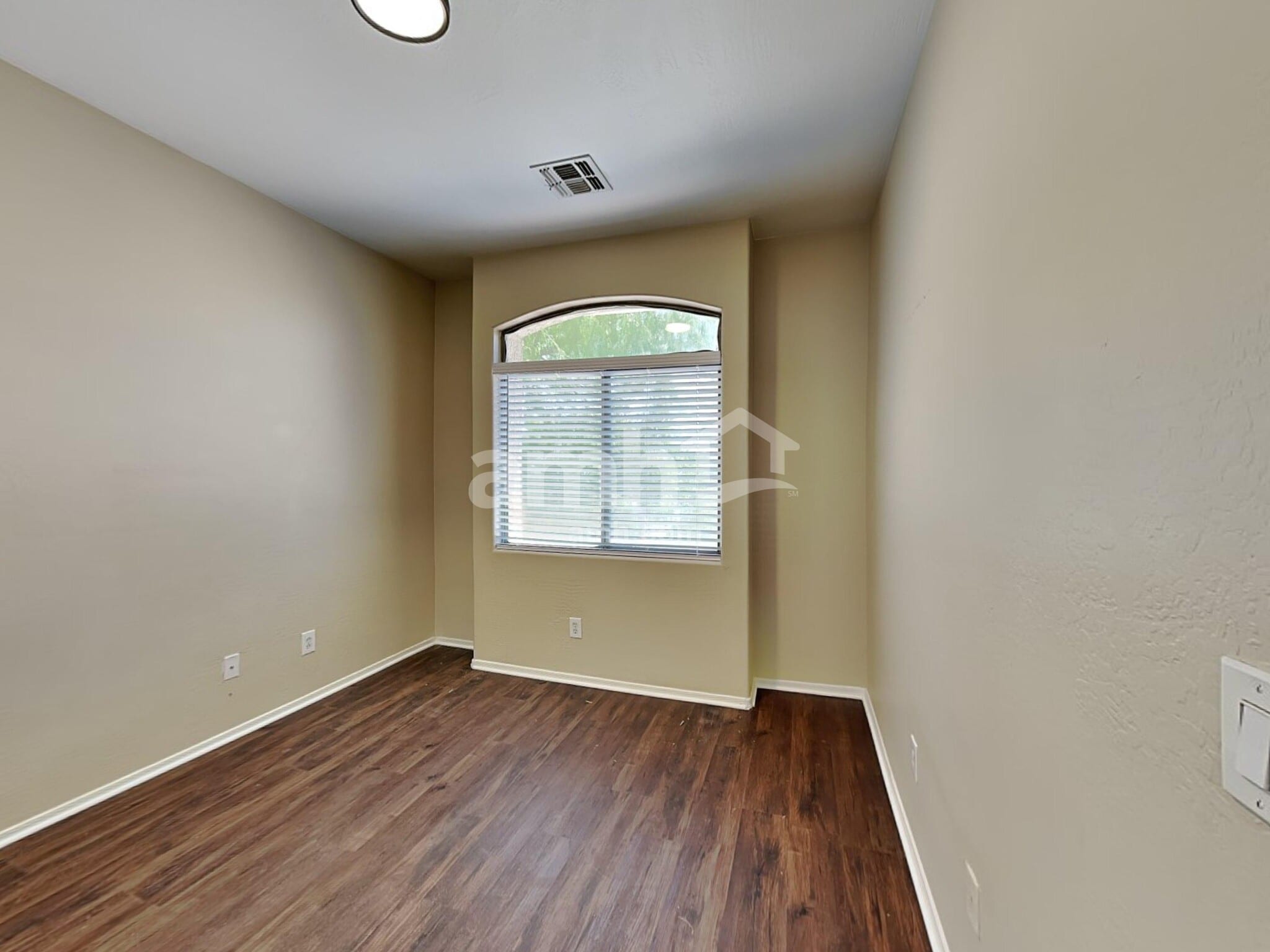 Building Photo - 5202 W Sunland Ave