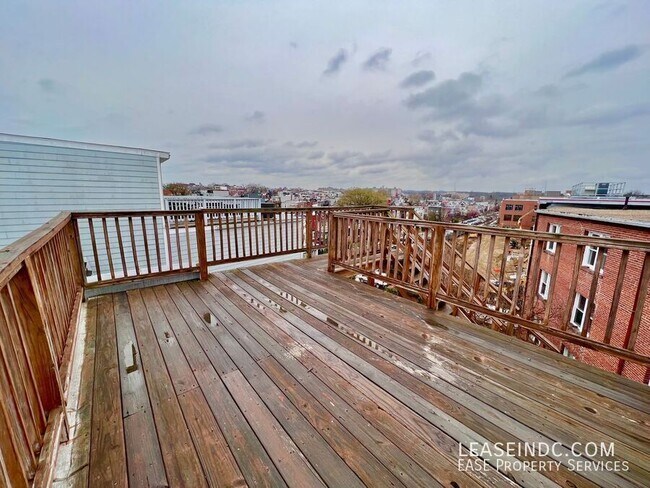 Building Photo - 3646 New Hampshire Ave NW