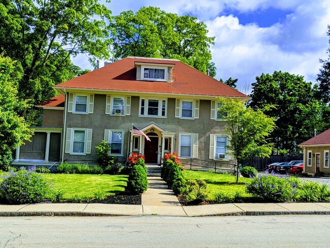 Building Photo - 6 Summer St