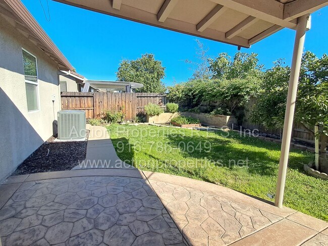 Building Photo - Action Properties R.E.S. Inc. Offering Beautiful Highland Park Single Story 3 Car, 4 Bedroom, Gar...