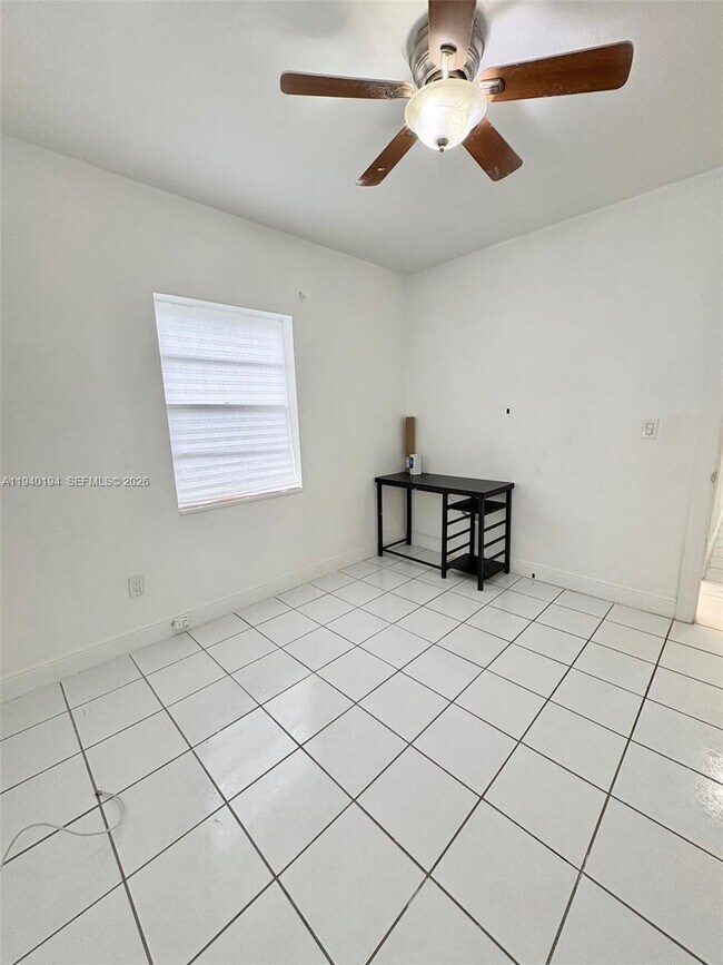 Building Photo - 1332 NE 177th St