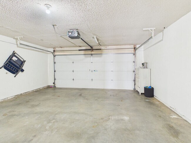 Building Photo - 7727 Cervin Dr