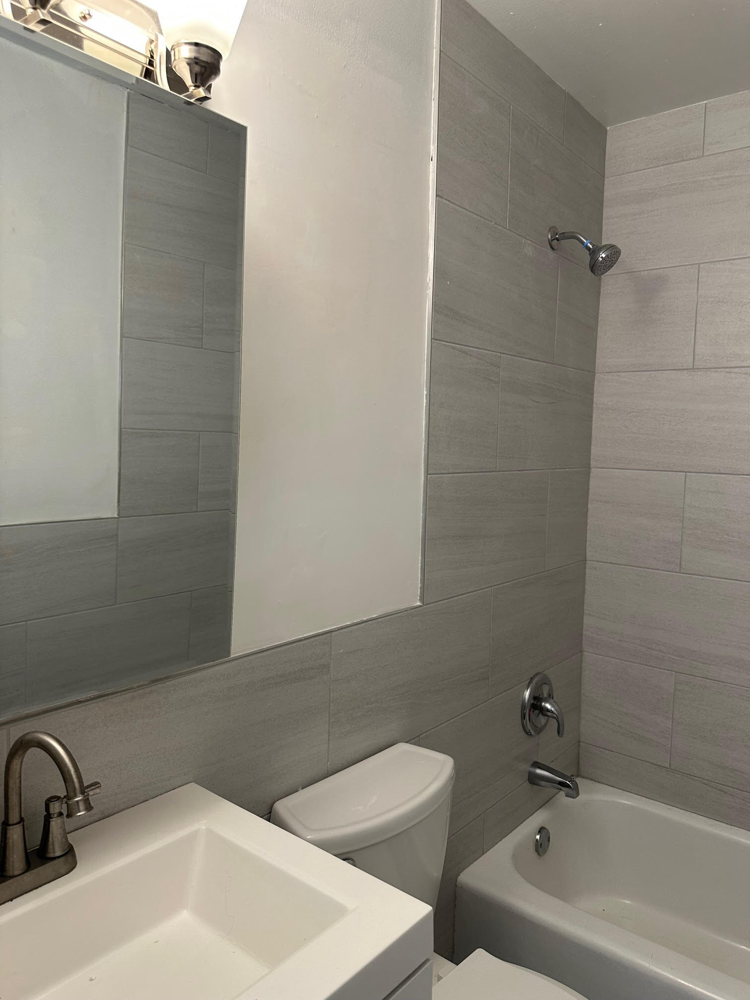 Building Photo - 3825 N Pine Grove Ave