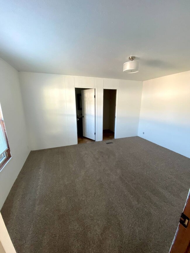 Building Photo - 1889 Stafford Ct