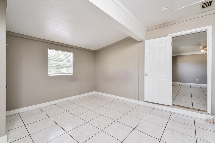 Building Photo - 1507 Bert Dr