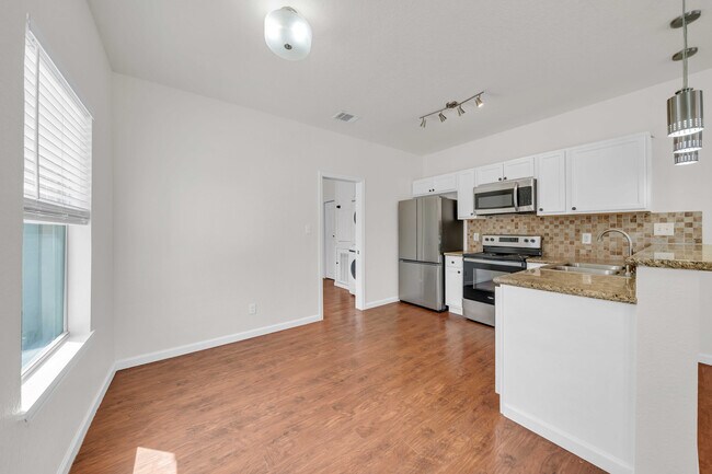 Building Photo - 312 Arlington Ct