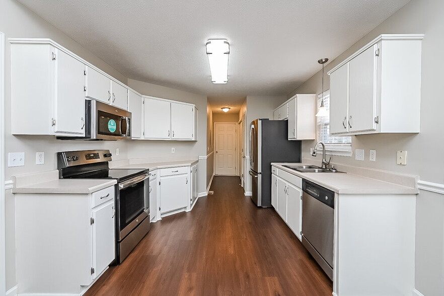 Building Photo - 901 Pebble Beach Cir