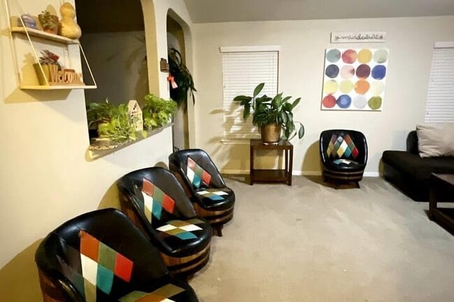 Building Photo - 1610 Windridge Dr