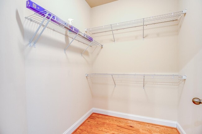 Building Photo - 3 Bedroom, 3 Bathroom Winston Salem Townhome