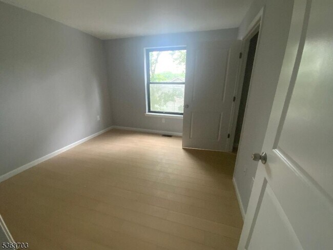 Building Photo - 323 Montclair Ave