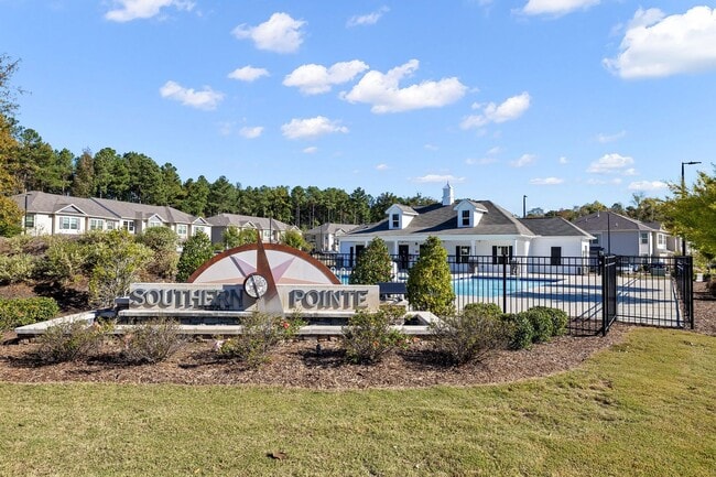 Building Photo - **Spacious 3/2.5 Townhome in Durham**