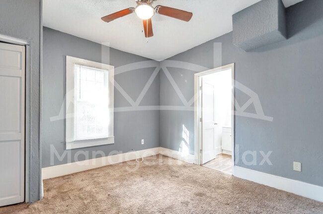 Building Photo - 2056 Moncrief Rd