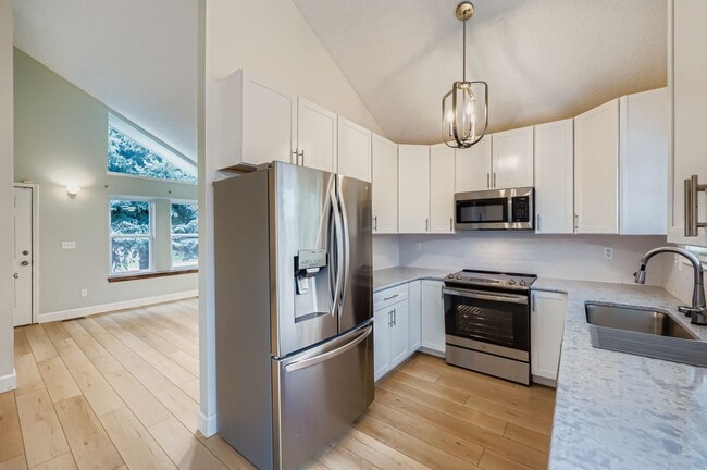 Building Photo - 3435 Mountainside Dr
